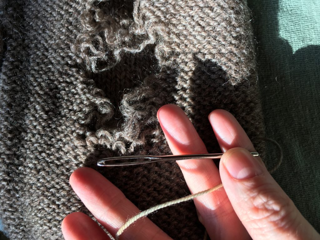 how-to-fix-a-hole-in-knitting-small-sewing-projects-knitting-projects