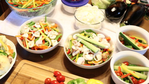 rustic living, food from scratch, DIY handmade home. How to meal prep for weightless. how to meal prep for clean eating. How to save money gn groceries by meal prepping. stop wasting time and money in the kitchen. tips for easy meals prep. healthy meal options by meal prepping.