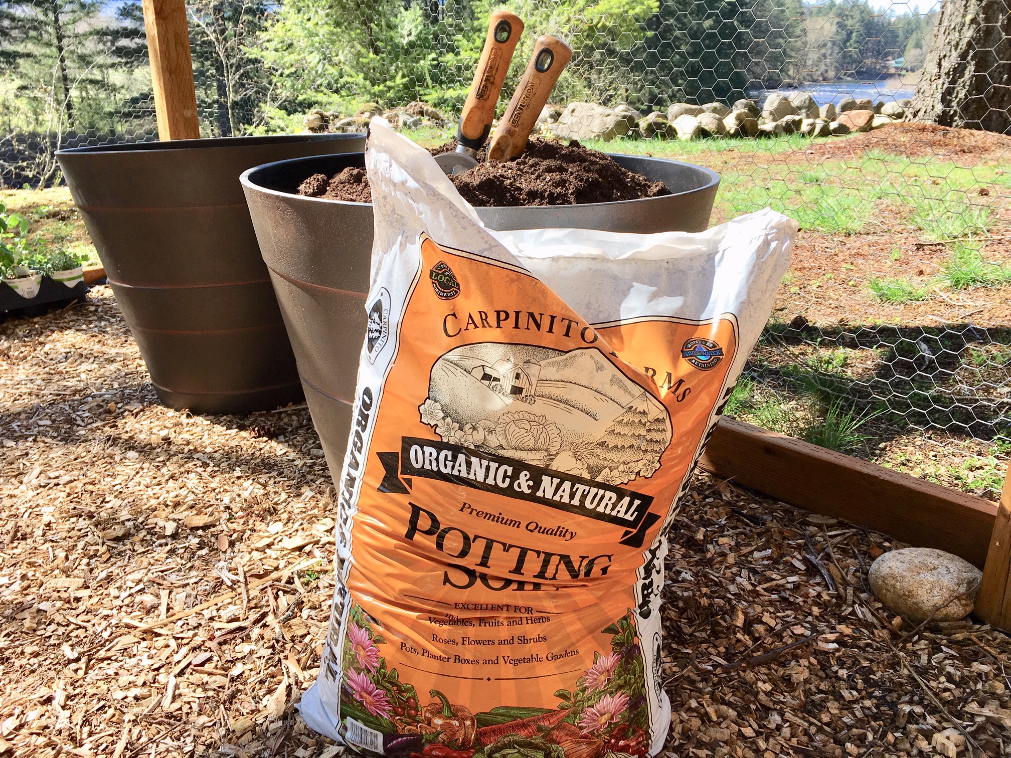 The Best DIY PVC garden Planters For Small Spaces