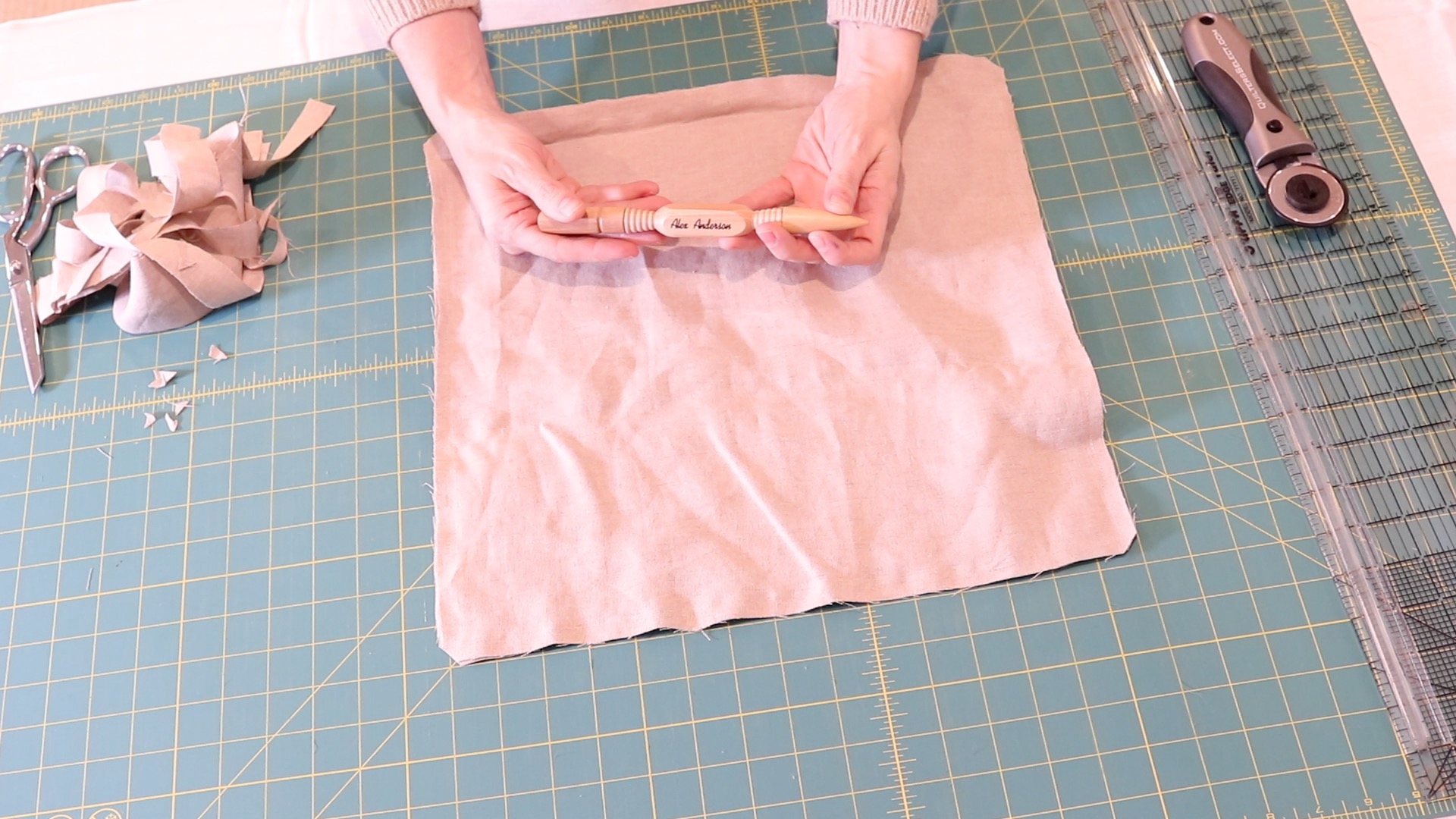 #howtomakealinenbandana #linen #bandana #howtomakealinenscarf #howtomakealinenbandana #linenbandana #howtomakeabandanaforburningman #howtosewabandana #howtosewalinenscarf #summerclothingstaple #summerwardrobe #easysewingtutorial #beginnersewingtutorial #youtube #sewing #sew #howtosew #sewersofinstagram #learntosewalinenbandana #DIYsewingproject