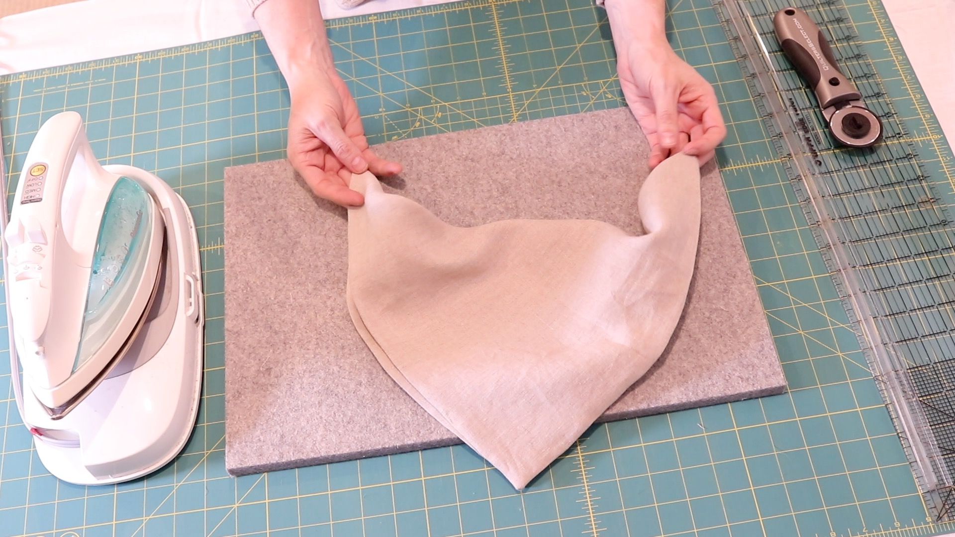 #howtomakealinenbandana #linen #bandana #howtomakealinenscarf #howtomakealinenbandana #linenbandana #howtomakeabandanaforburningman #howtosewabandana #howtosewalinenscarf #summerclothingstaple #summerwardrobe #easysewingtutorial #beginnersewingtutorial #youtube #sewing #sew #howtosew #sewersofinstagram #learntosewalinenbandana #DIYsewingproject